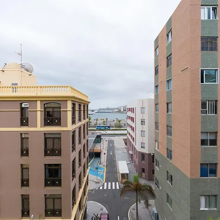 In Palmas Near Canteras Nyaraló